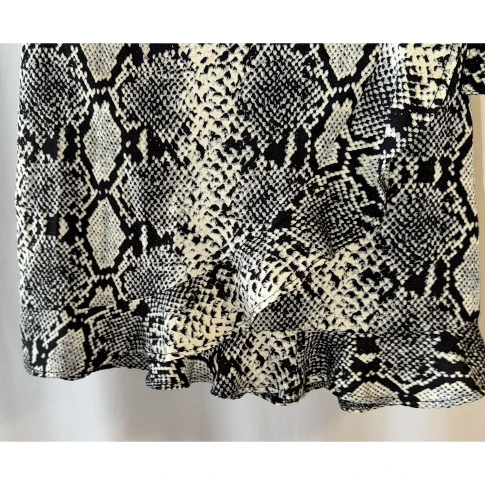 Nasty Gal Snake Yourself At Home Print Wrap Mini Skirt Size US 0